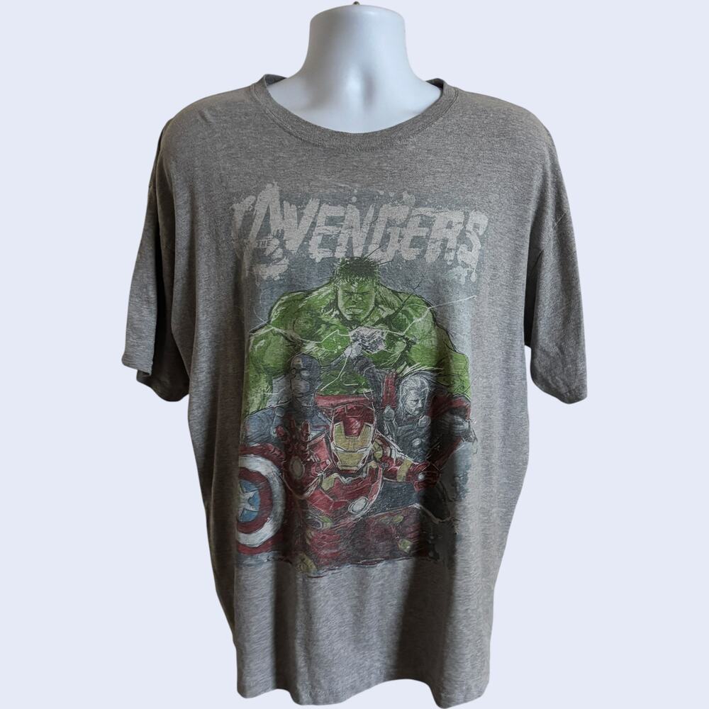 Marvel XL Streetwear Avengers Graphic T-Shirt Gray Relaxed